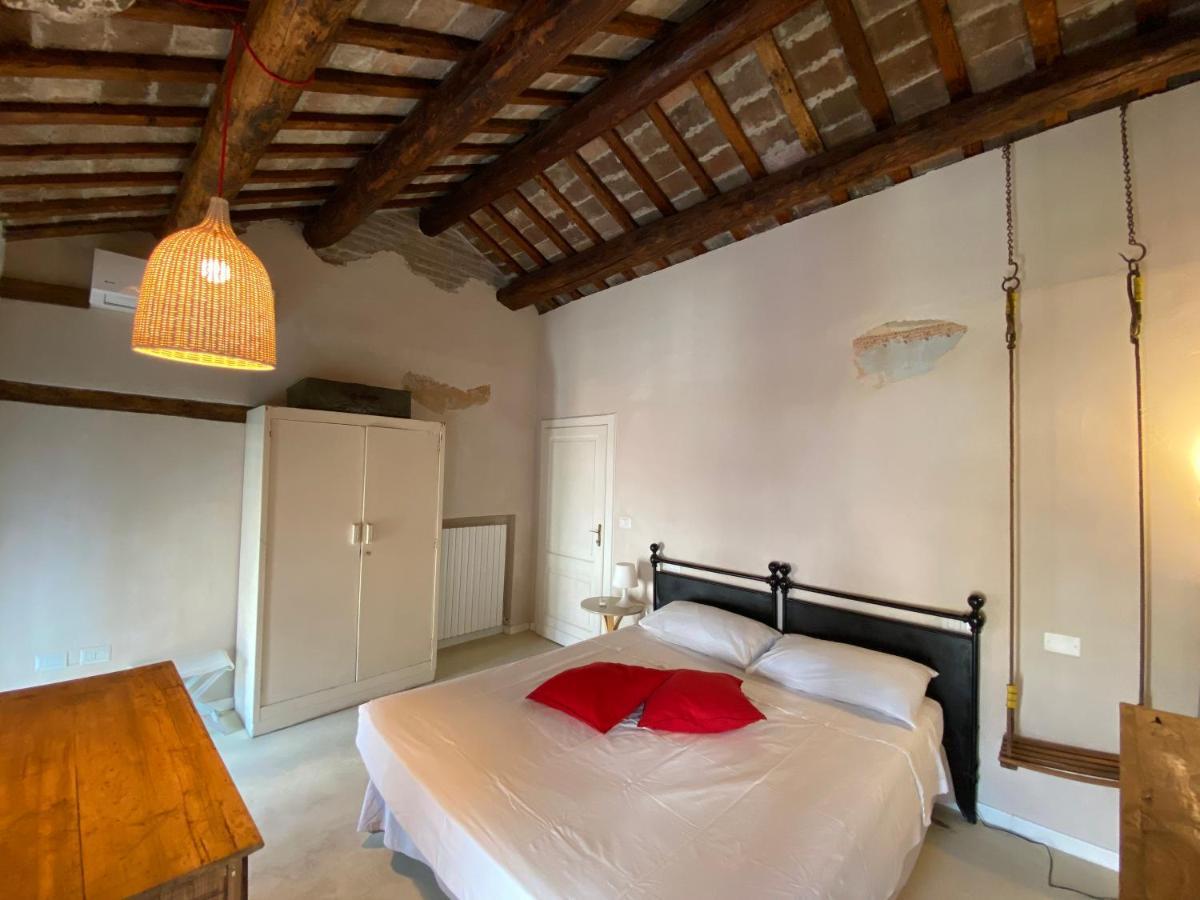 Incastrum - La Soffitta In Centro Ferrara Eksteriør bilde