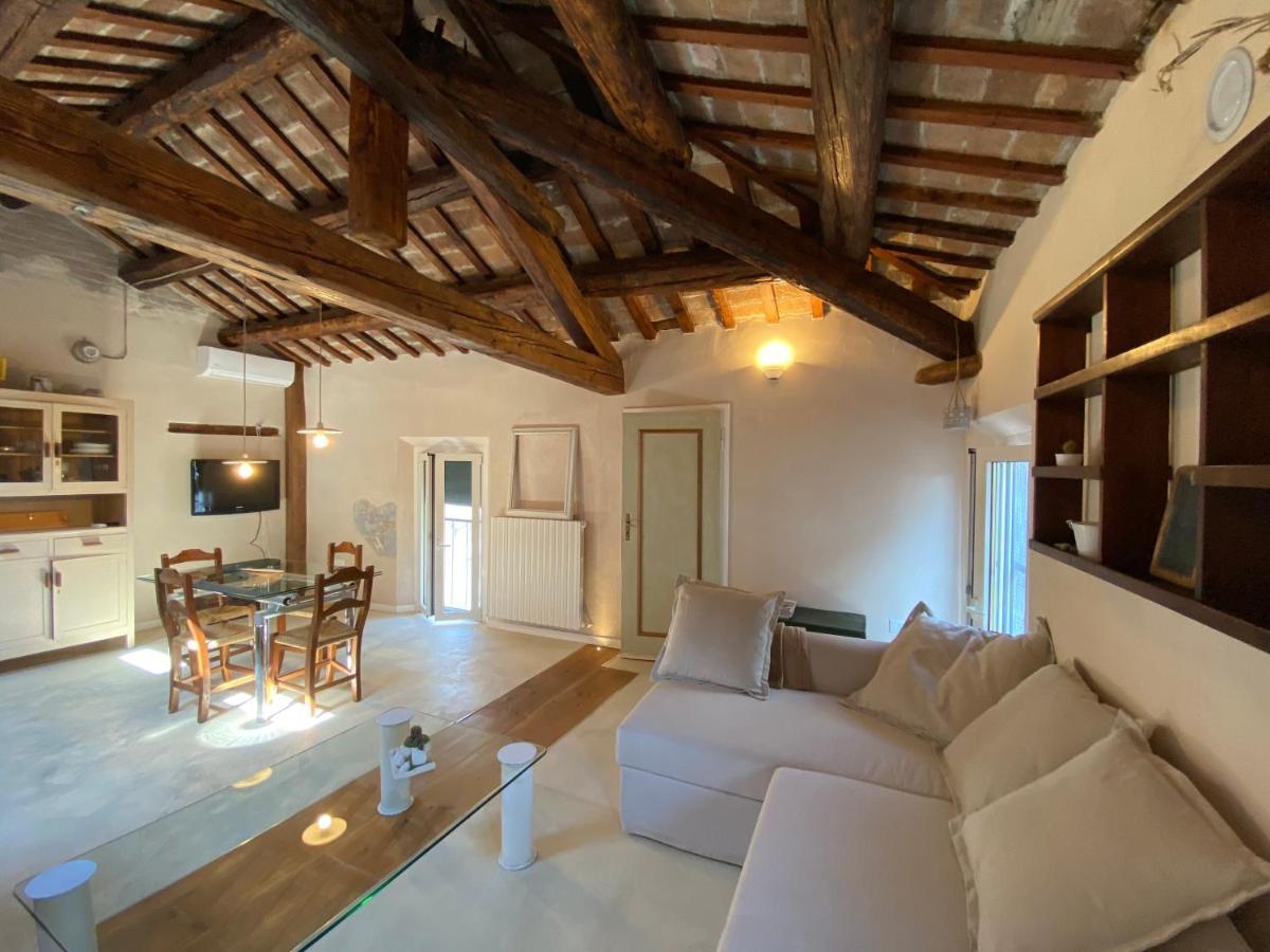Incastrum - La Soffitta In Centro Ferrara Eksteriør bilde