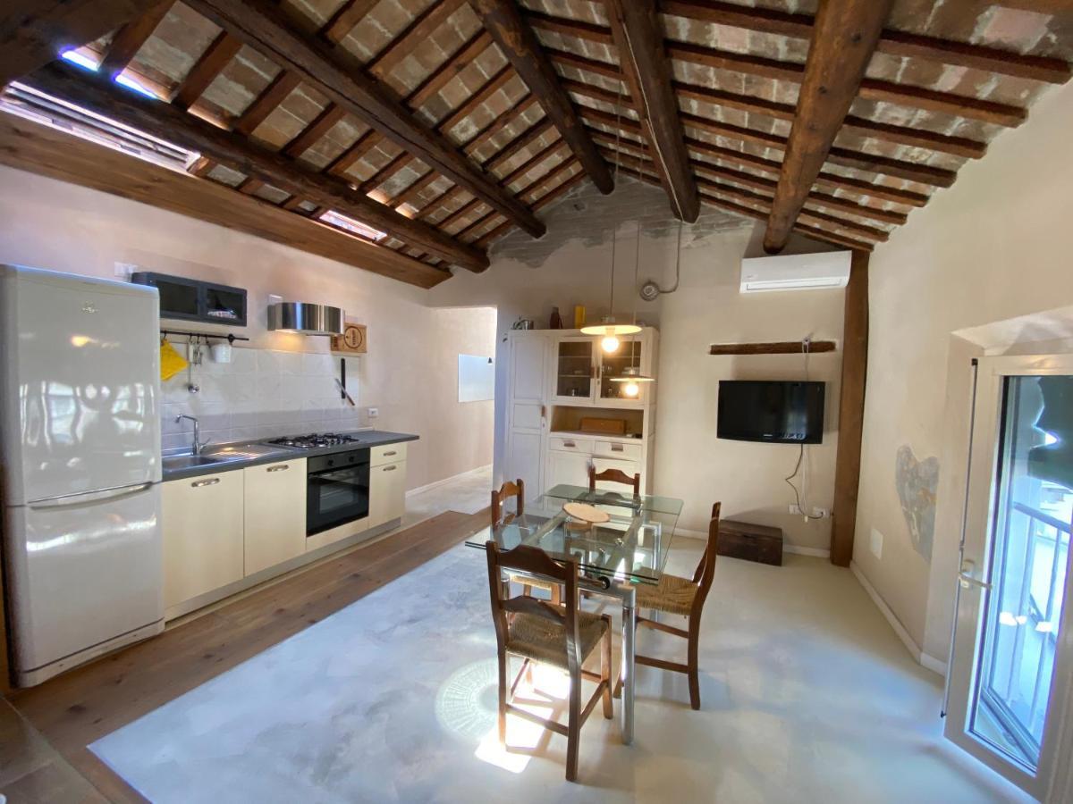 Incastrum - La Soffitta In Centro Ferrara Eksteriør bilde