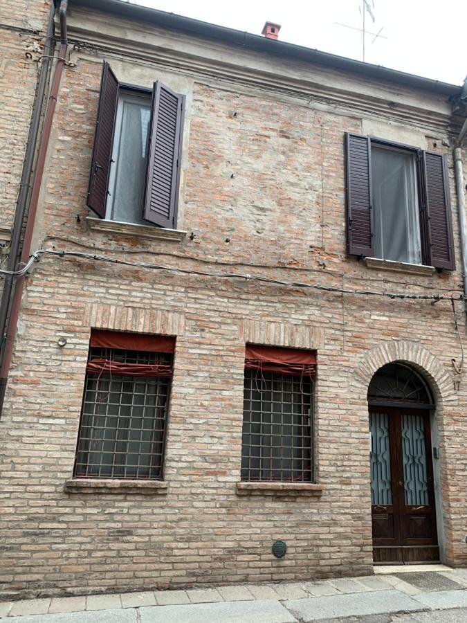 Incastrum - La Soffitta In Centro Ferrara Eksteriør bilde
